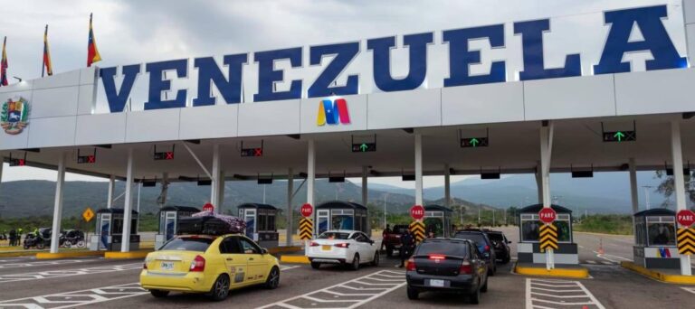 EE.UU. autoriza transacciones con bancos venezolanos