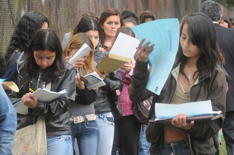 Petro cerró su Gobierno con tasa de desempleo del 8,1%